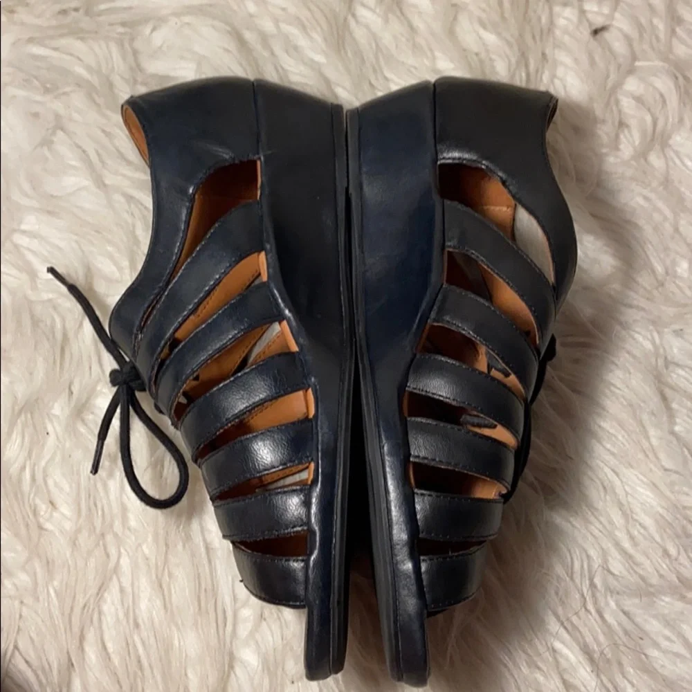 L’Amour DesPieds Leather Wedges